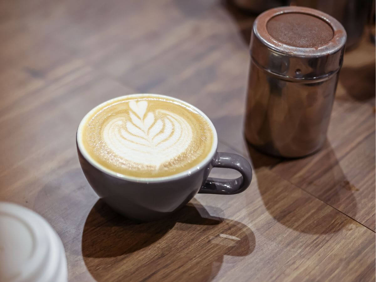 Latte art in cappuccino drink