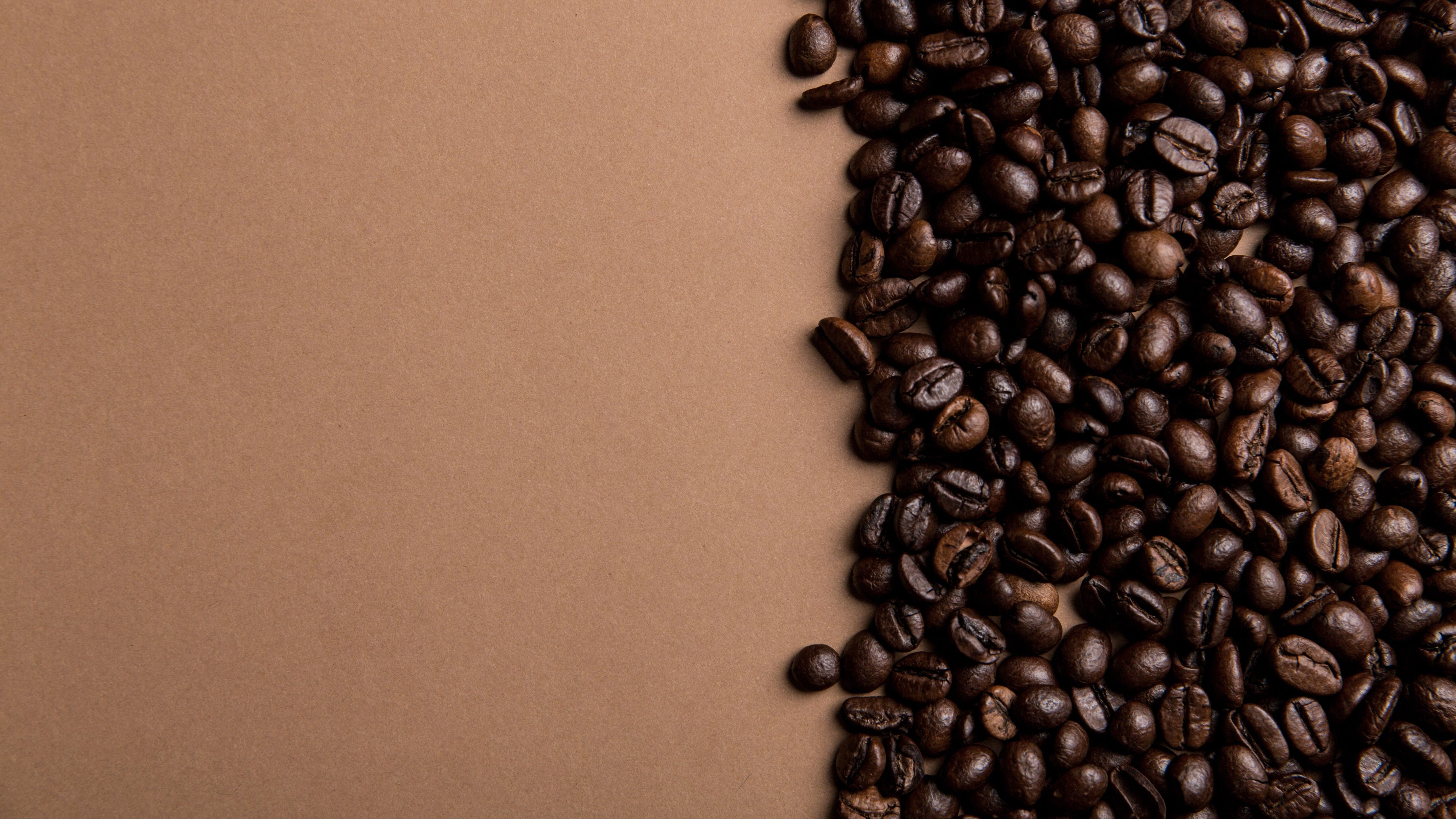 Roasted coffee beans