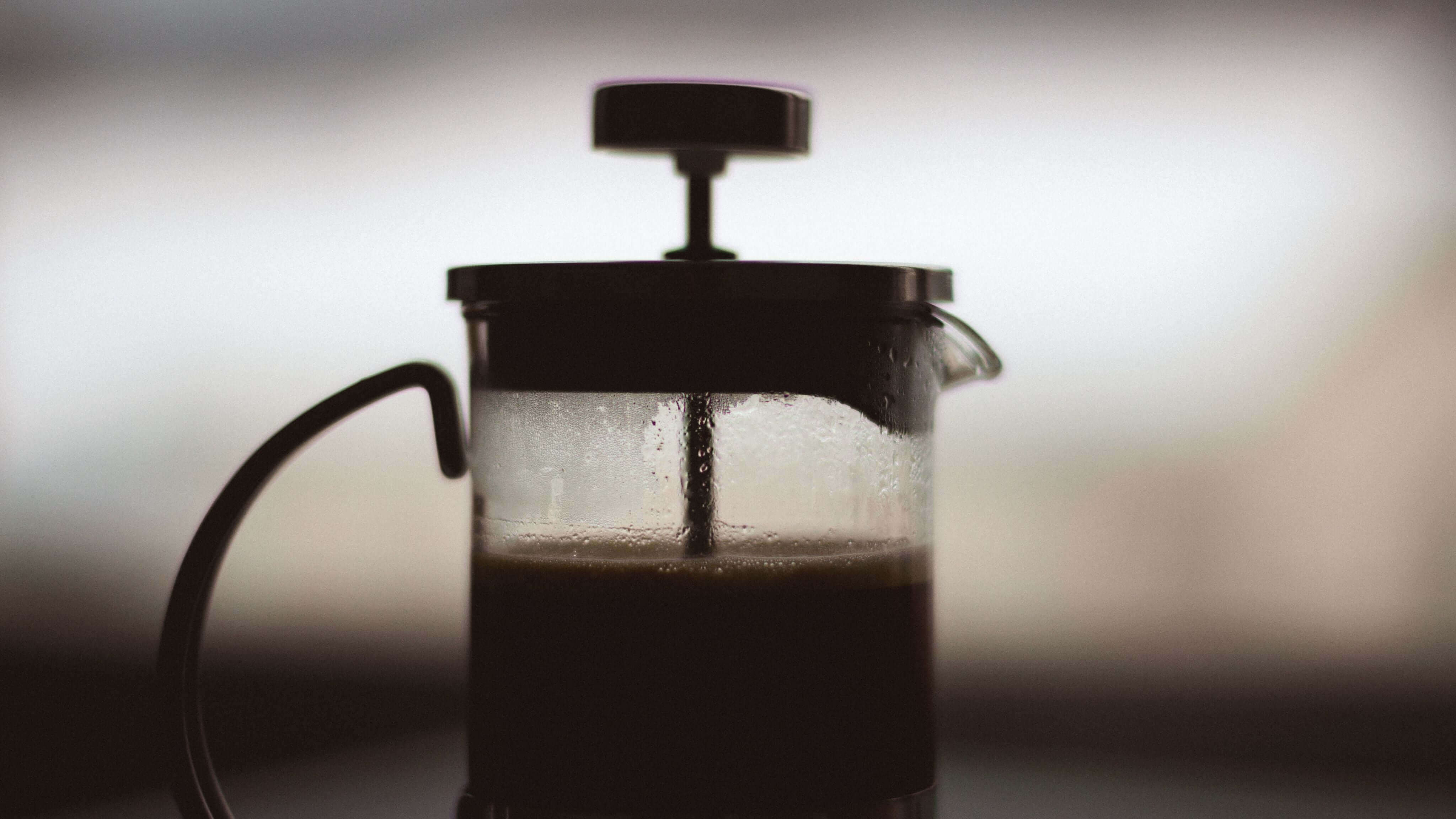 Coffee plunger device
