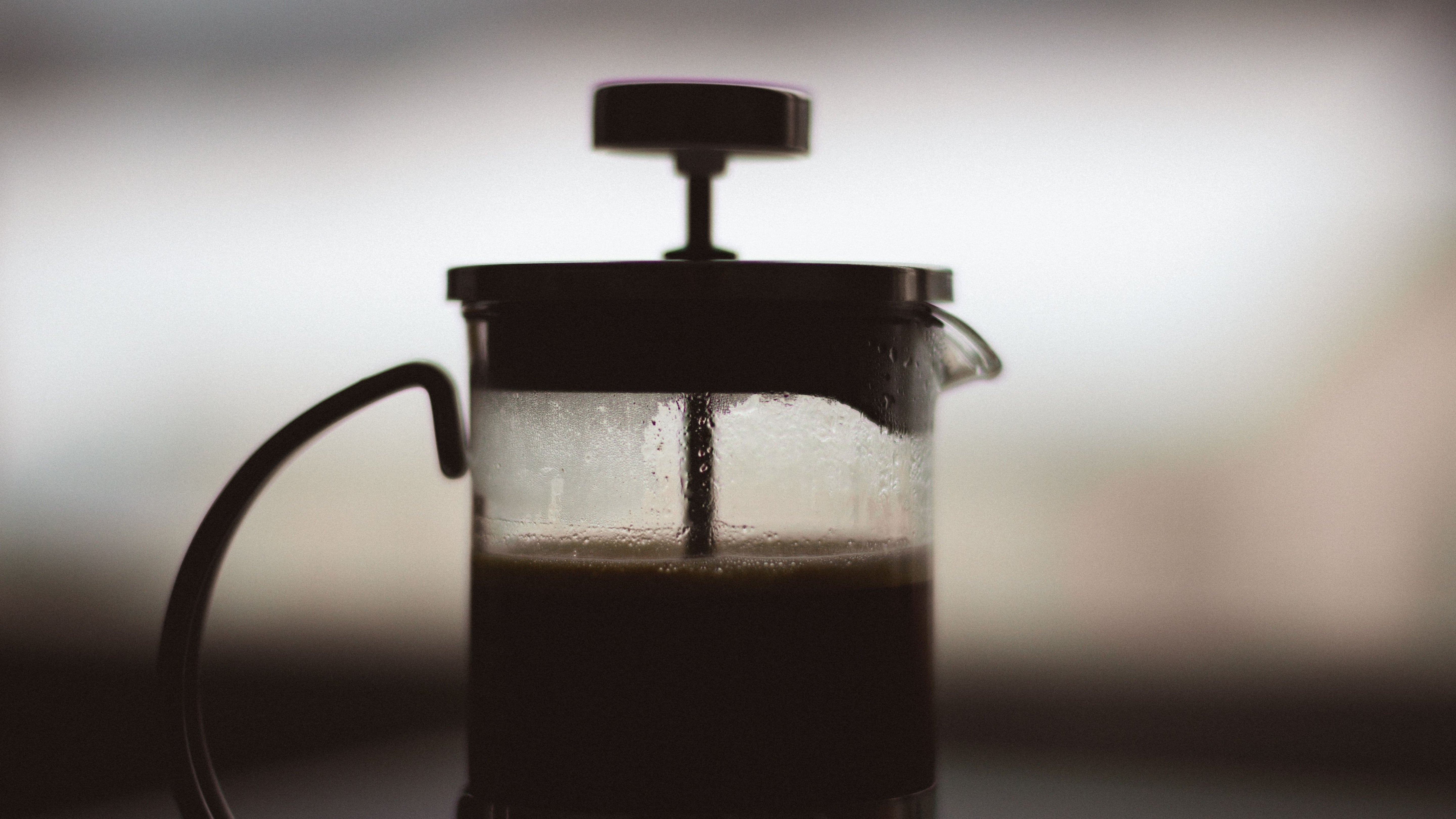 Coffee plunger device