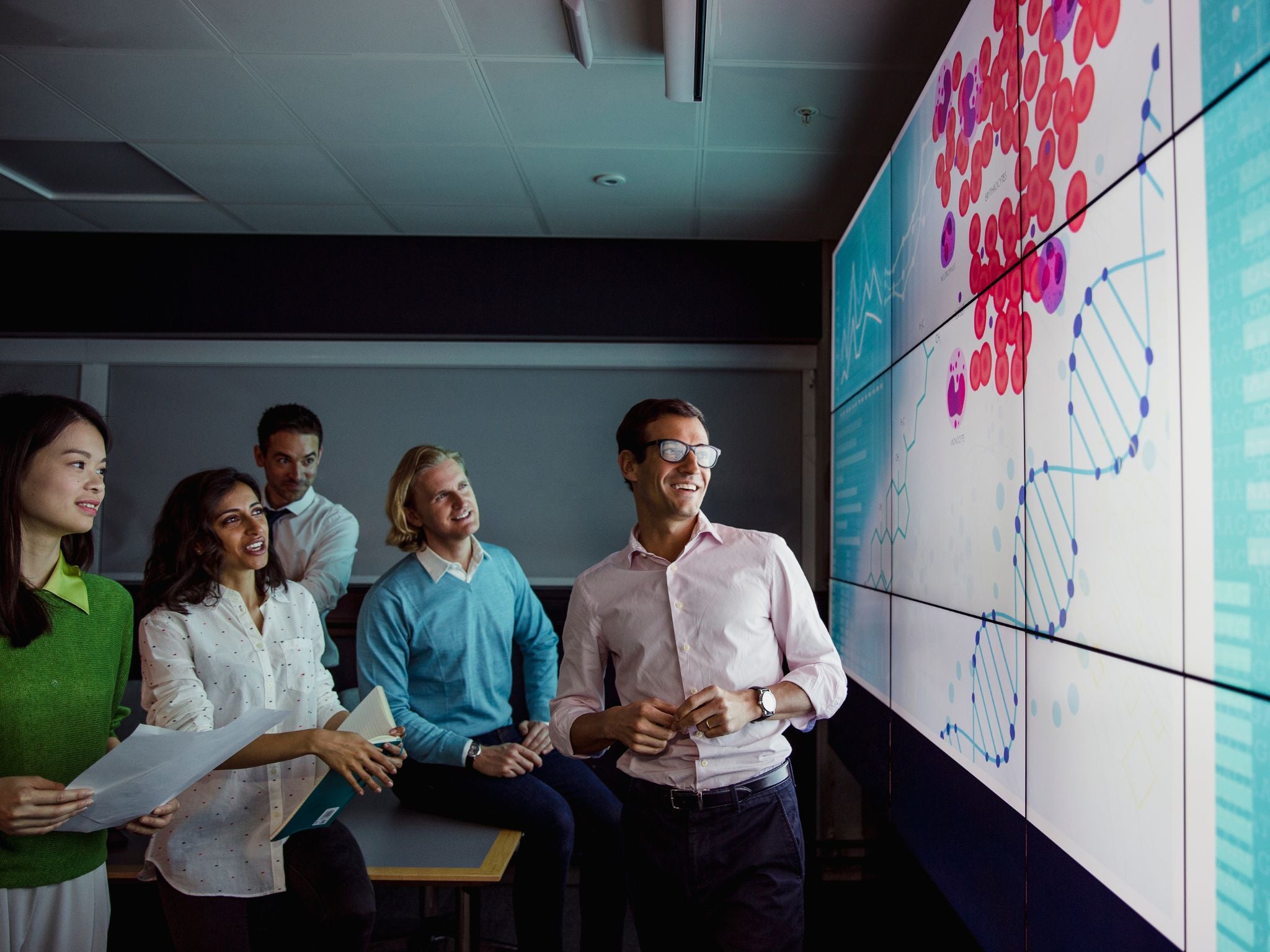 Immersive screen display at medical conference