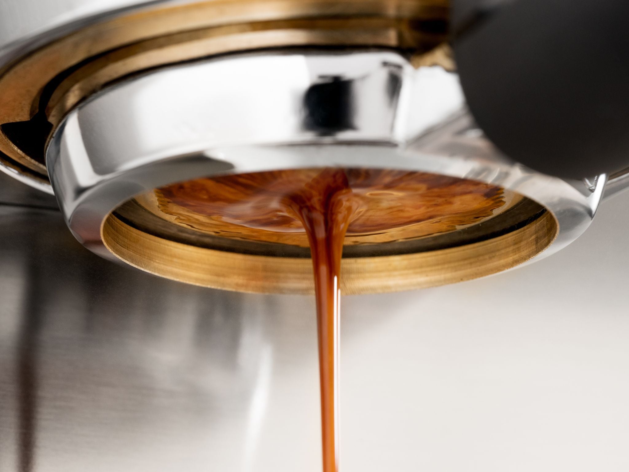 Naked portafiler espresso extraction